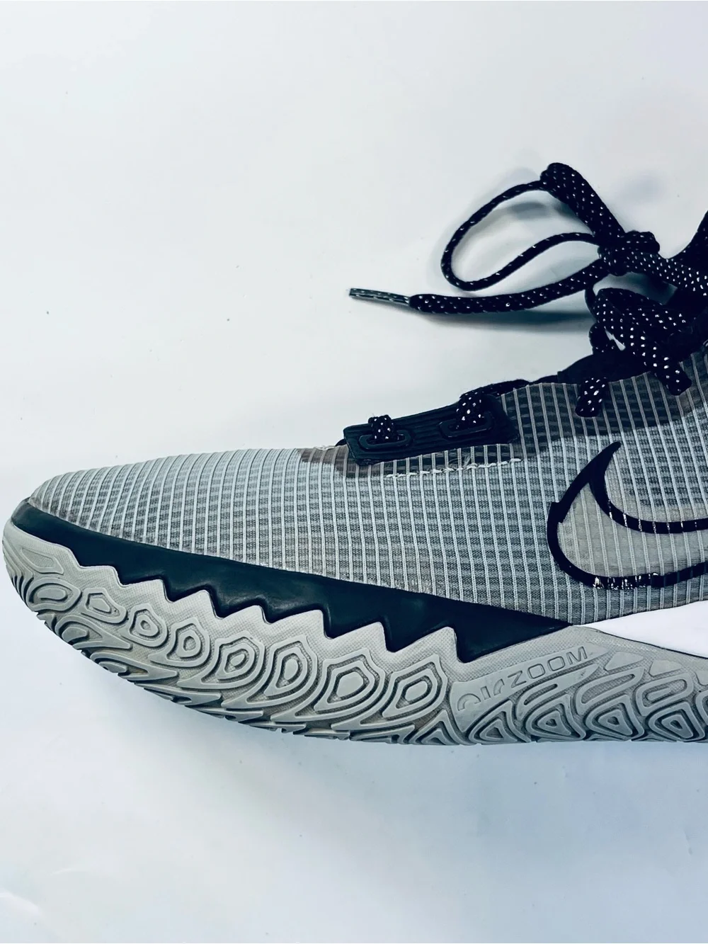 Nike Kyrie Flytrap 4 Gray Black Basketball Shoes #CT1972-002 Men’s Size:9